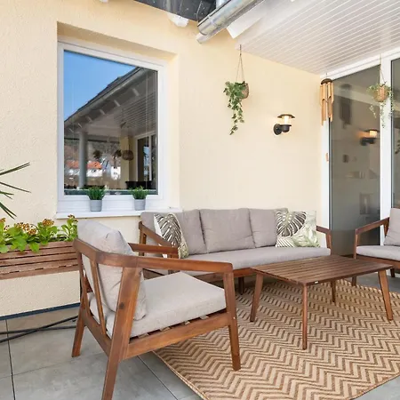 Apartment Ara - Loft, Big Terrace, Bbq, Tischkicker, Ps4, Stream